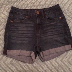 Girls high waisted shorts!!